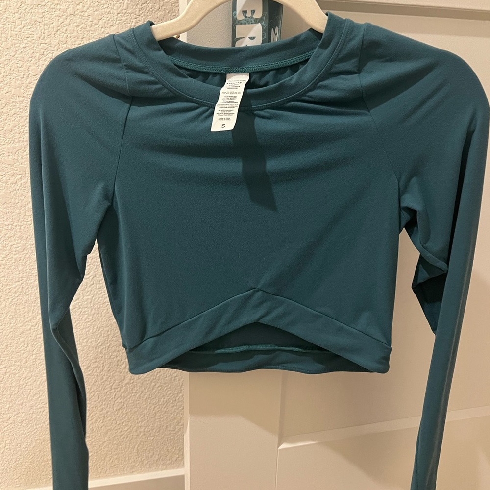 Alphalete Crop Long Sleeve - Size Small Worn Once Not sold on the site anymore